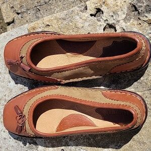 Hand Crafted Born Leather Fkats Mexico With Bow Brown